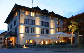 Отель Hotel Weisses Kreuz  Бергюн